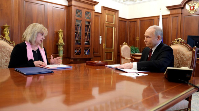 Встреча Владимира Путина с Председателем Центральной избирательной комиссии Эллой Памфиловой